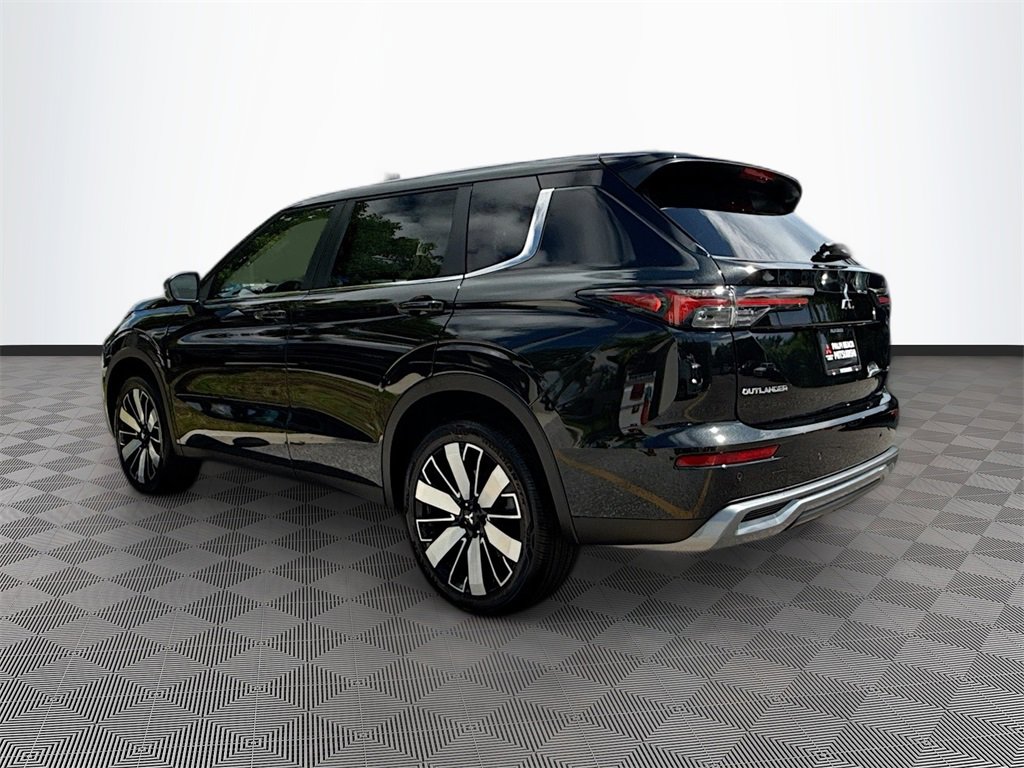 New 2025 Mitsubishi Outlander SE image 7