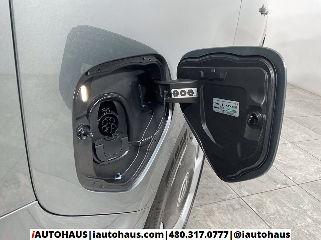 Used 2025 Volkswagen ID. Buzz Pro S Plus RWD image 51