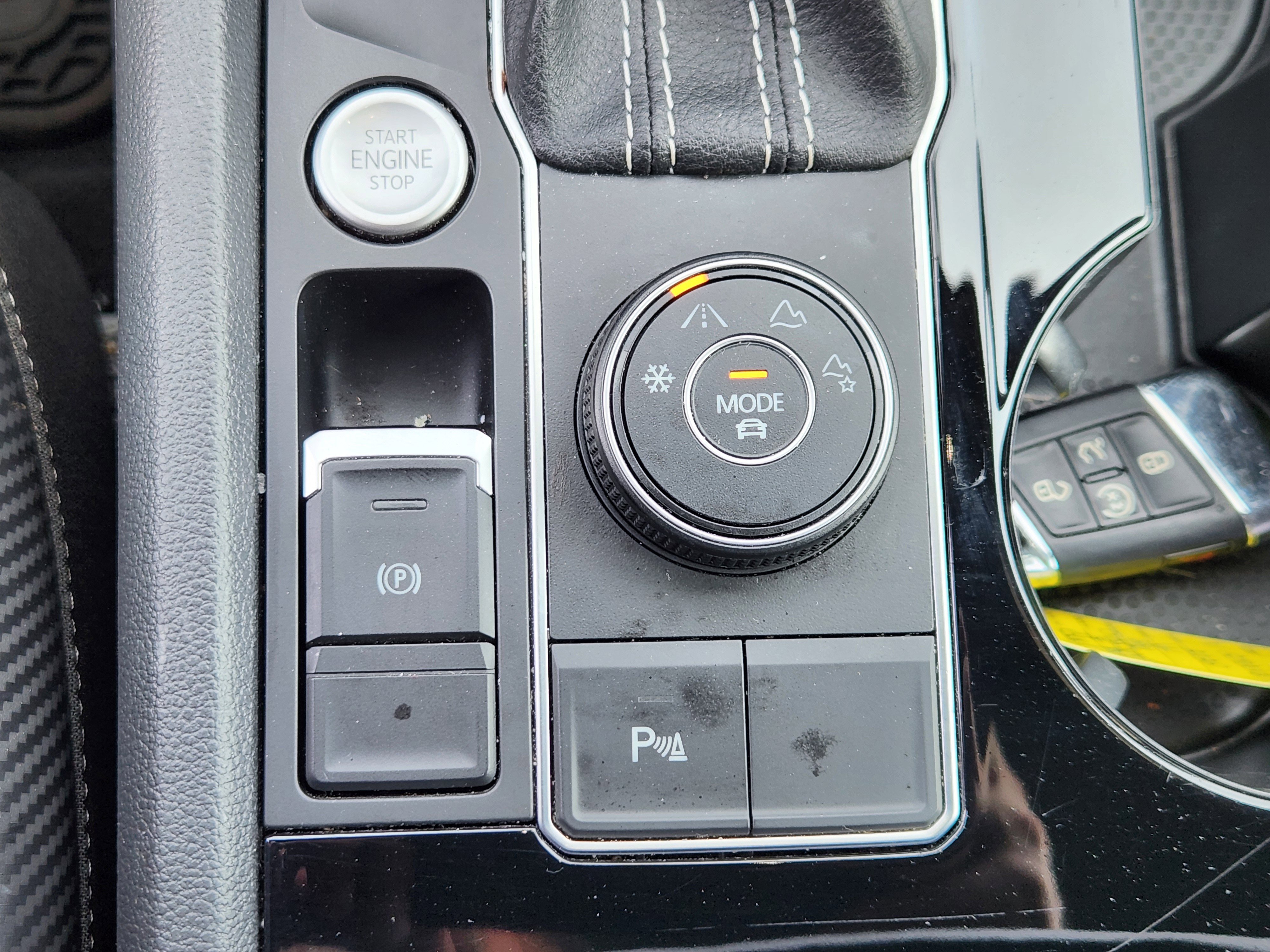 Used 2022 Volkswagen Atlas Cross Sport SE image 21