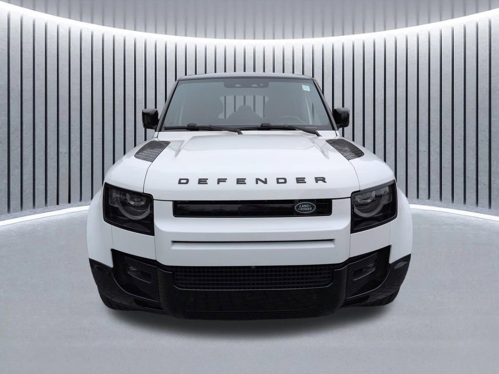 Used 2024 Land Rover Defender 110 X-Dynamic SE image 10