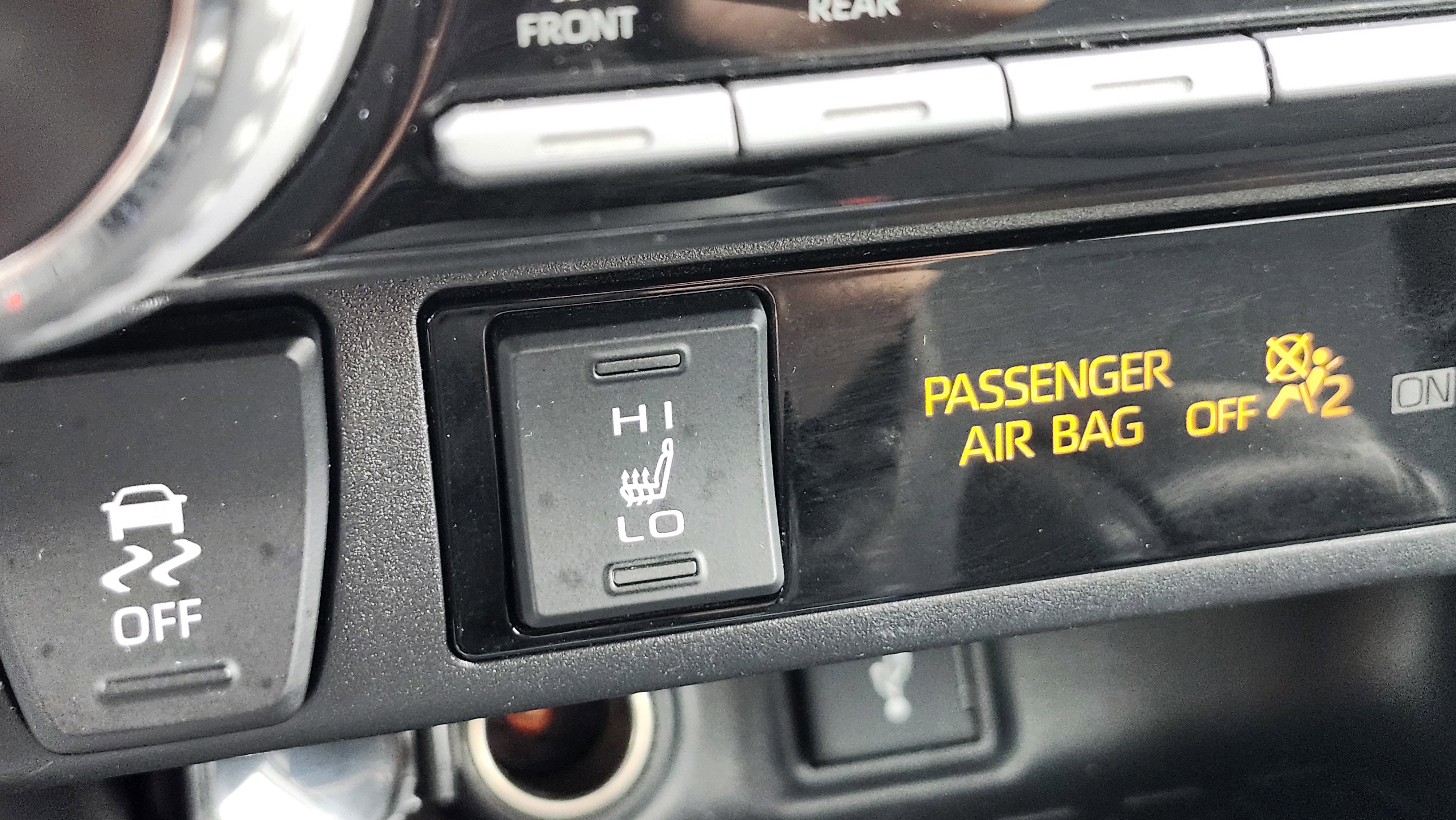 Used 2020 Toyota RAV4 XLE image 28