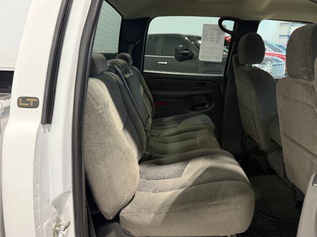 Used 2007 Chevrolet Silverado 2500 LT w/ Heavy-Duty Power Package AWD/4WD image 16