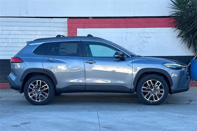 Used 2026 Toyota Corolla Cross XLE image 4