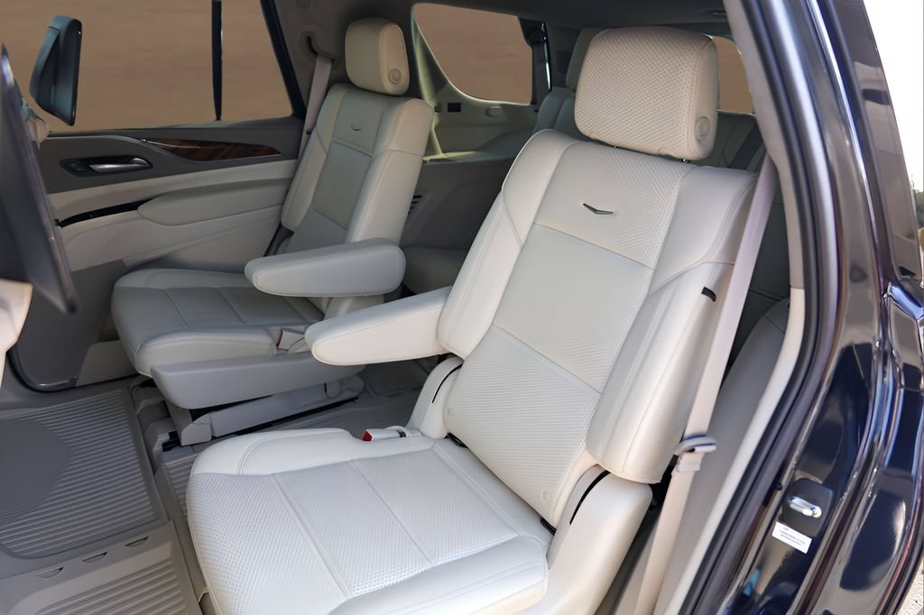 Certified 2024 Cadillac Escalade Premium Luxury Platinum AWD/4WD image 25