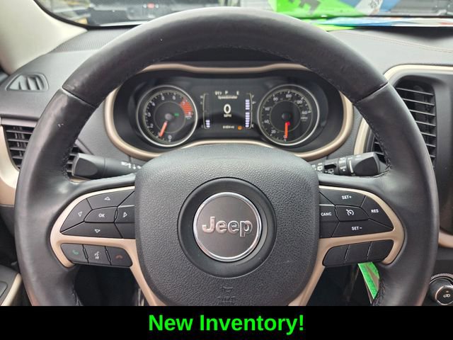 Used 2018 Jeep Cherokee Latitude w/ Altitude Package FWD image 25