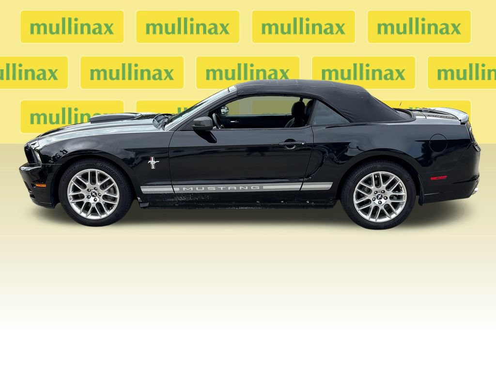 Used 2013 Ford Mustang Premium RWD image 10