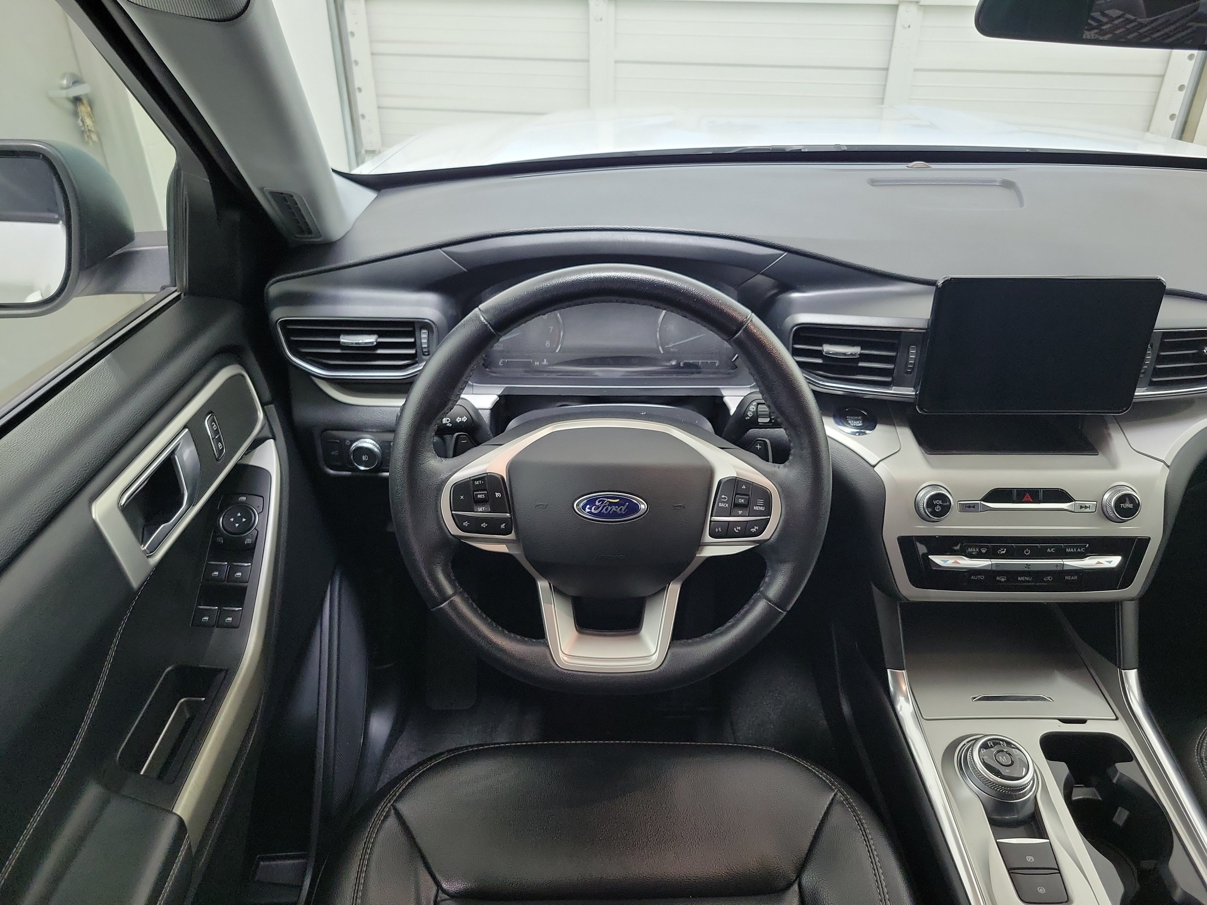 Used 2020 Ford Explorer XLT w/ Equipment Group 202A RWD image 14