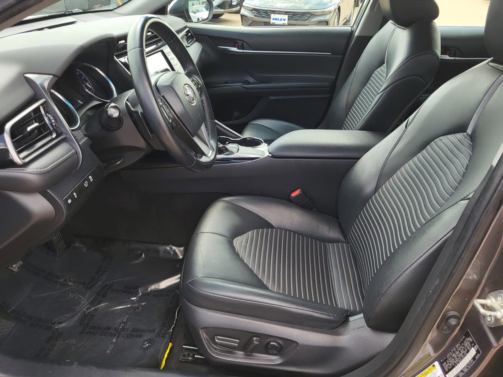 Used 2020 Toyota Camry SE image 16