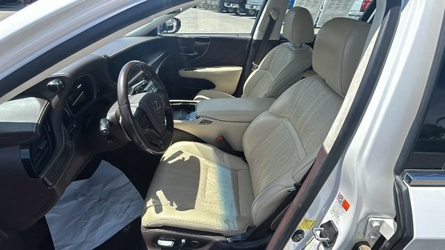 Used 2018 Lexus LS 500 w/ Interior Upgrade Package RWD image 17
