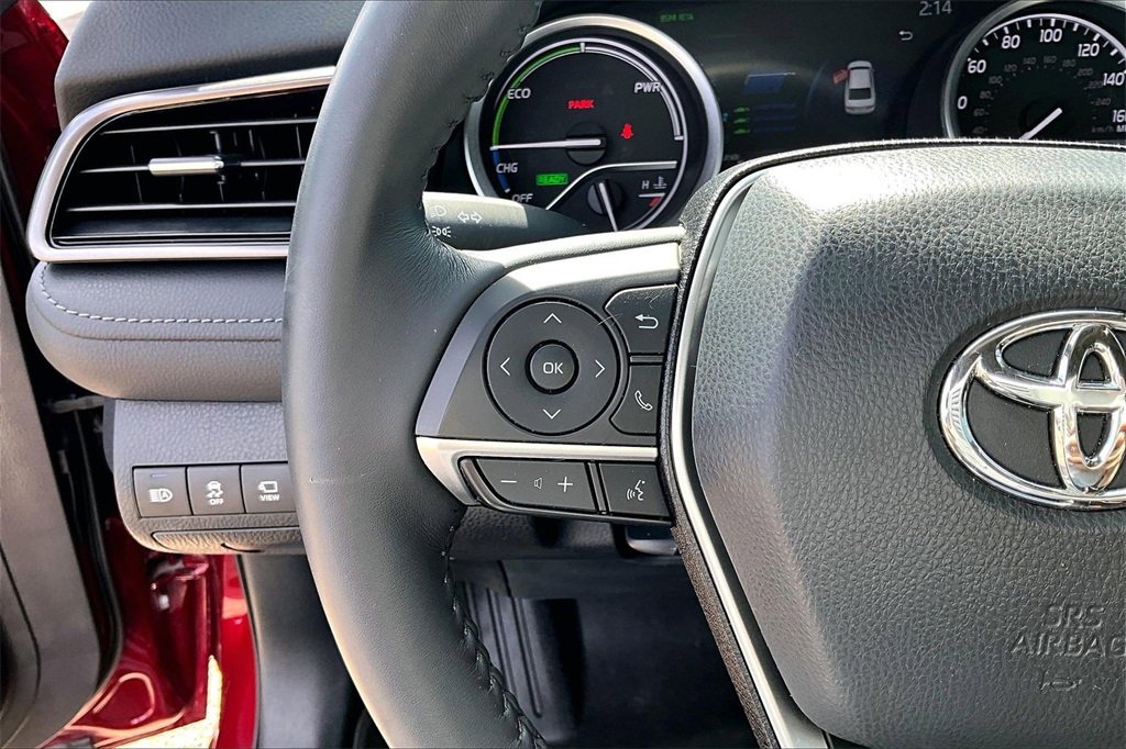 Used 2022 Toyota Camry XLE w/ Navigation Upgrade Package image 15