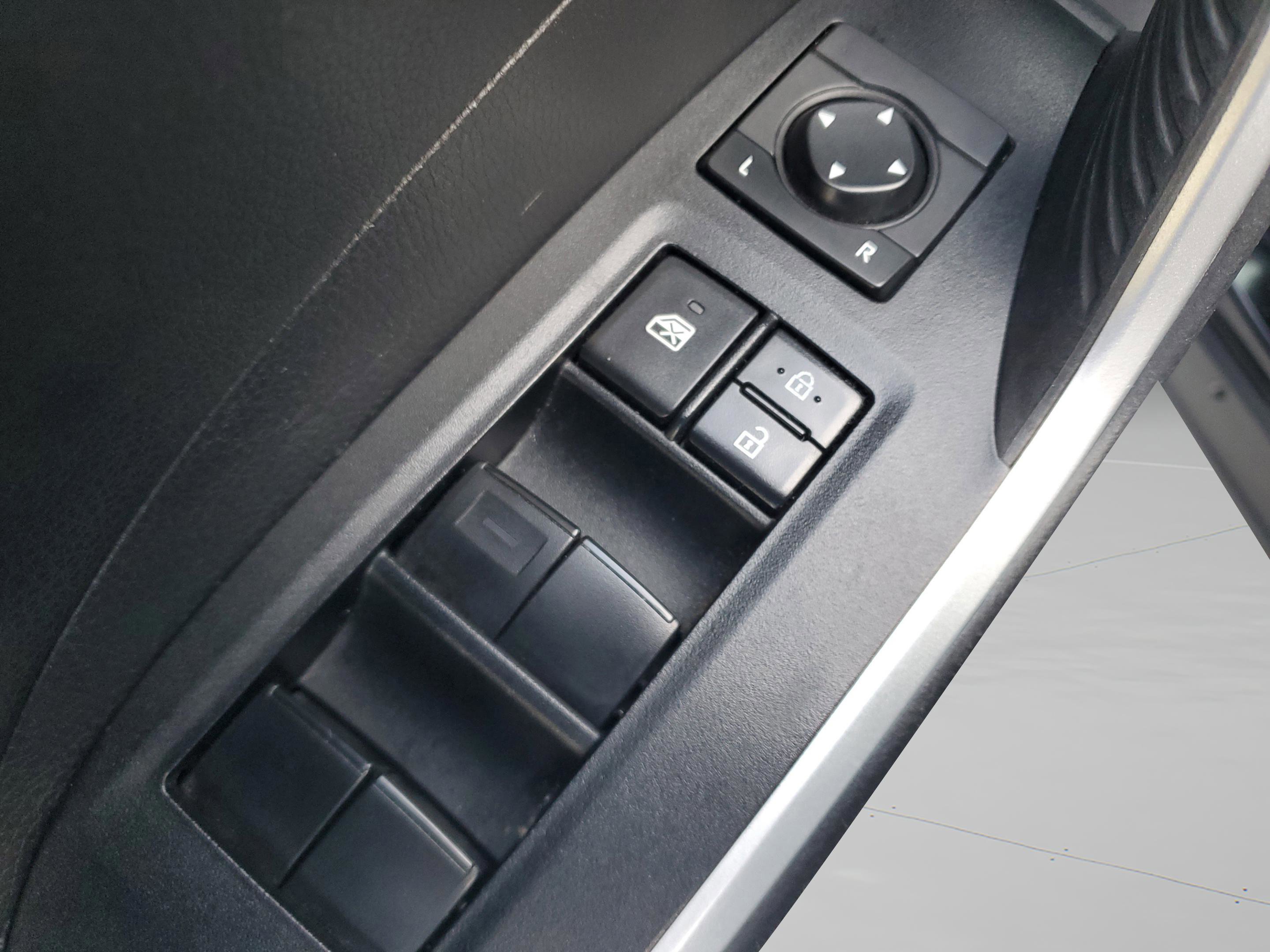 Used 2020 Toyota RAV4 Adventure image 31