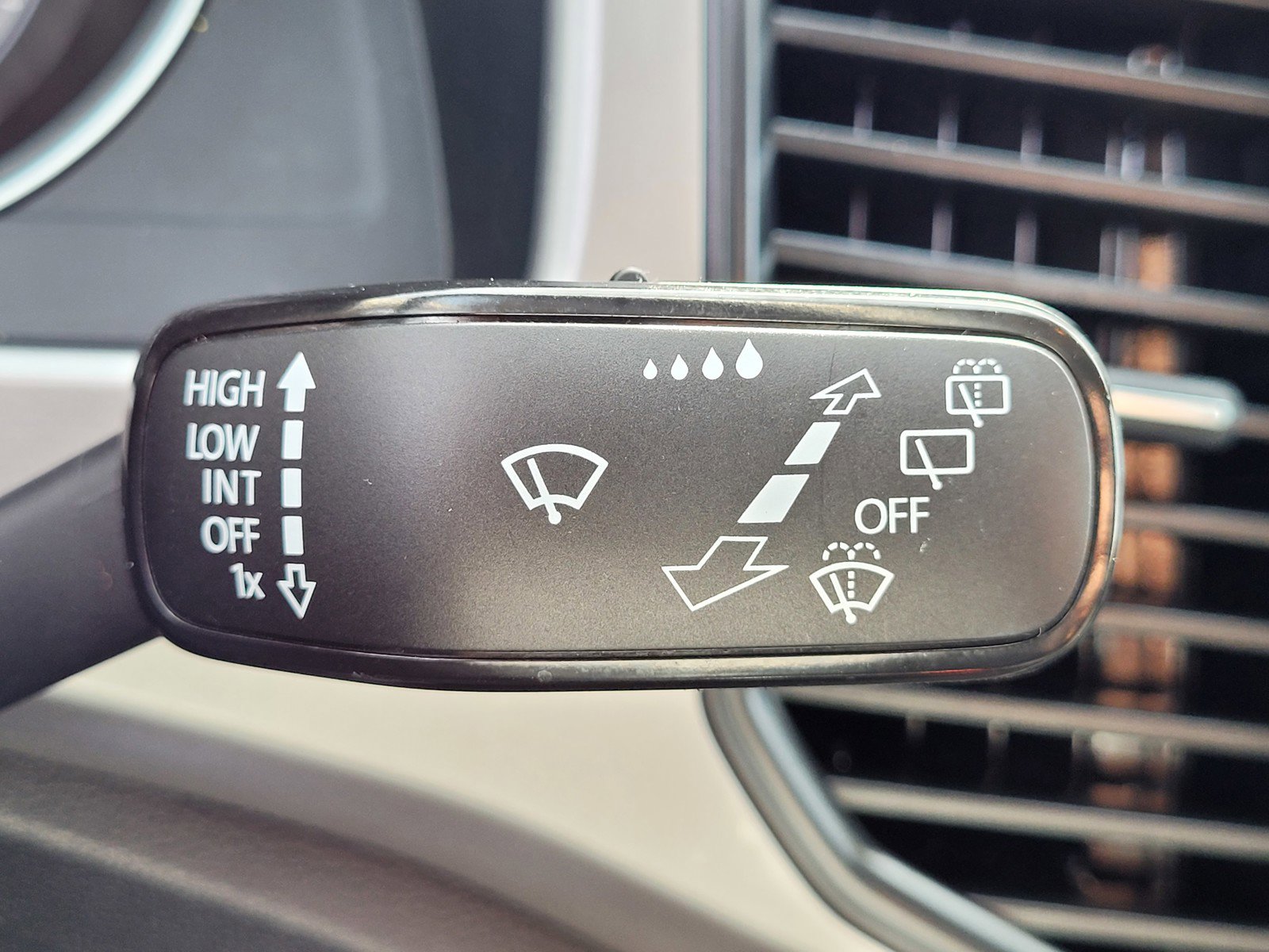 Used 2020 Volkswagen Atlas S w/ Towing Package image 23