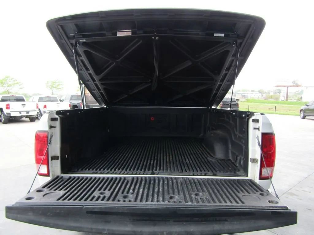Used 2015 RAM 2500 SLT image 10