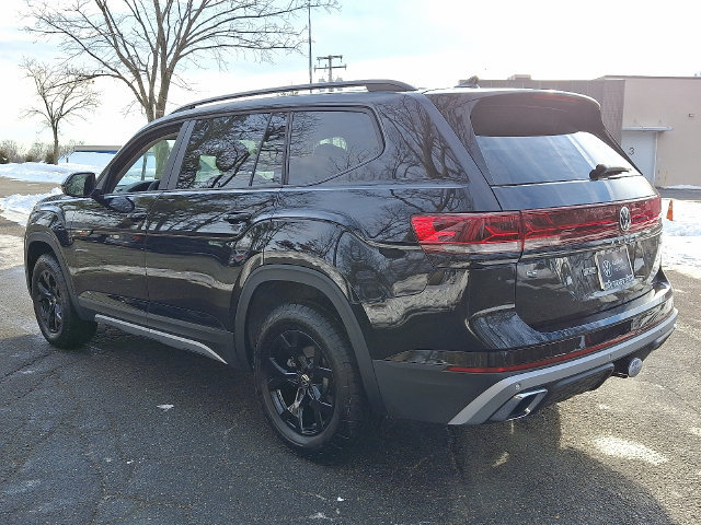 Certified 2025 Volkswagen Atlas Peak Edition SE AWD/4WD image 7