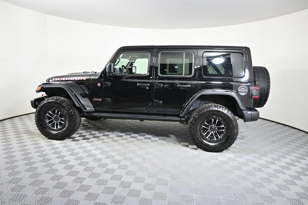 Used 2024 Jeep Wrangler Unlimited Rubicon AWD/4WD image 3