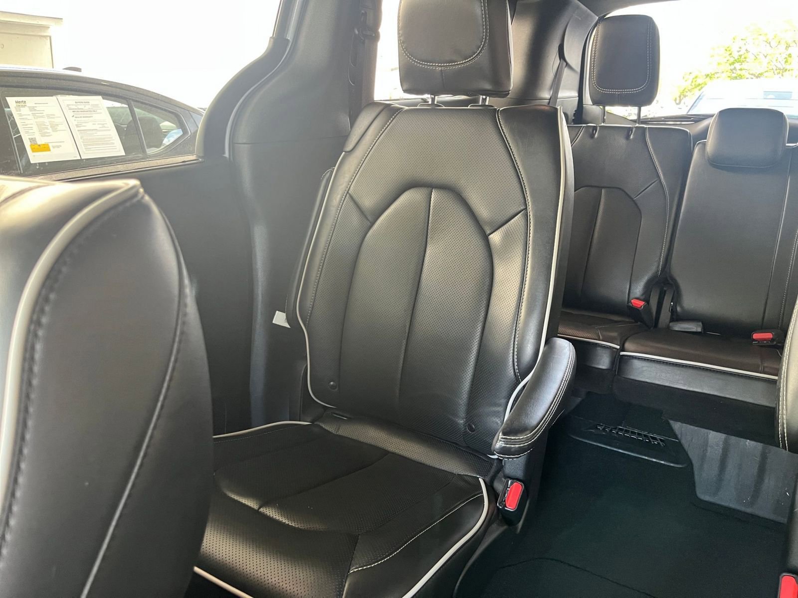 Used 2025 Chrysler Pacifica Limited FWD image 44