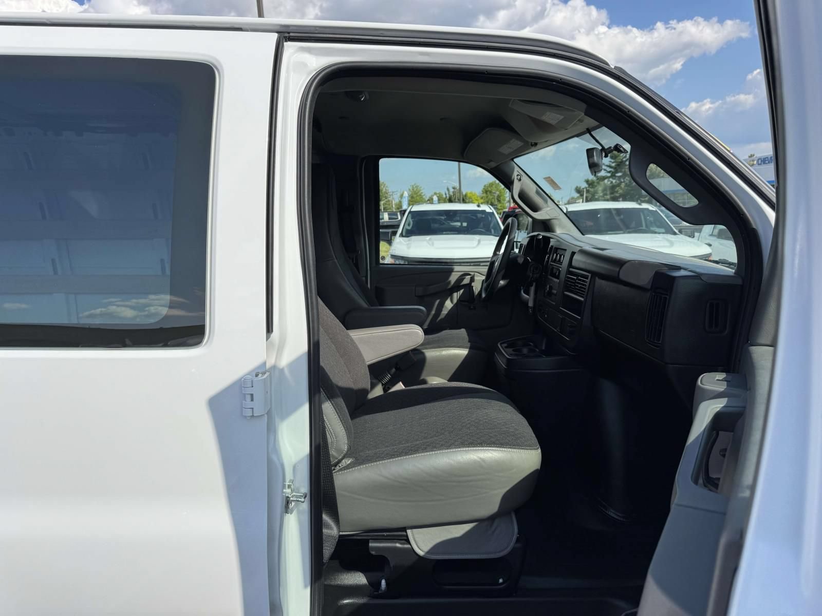 Used 2025 Chevrolet Express 2500 w/ Driver Convenience Package RWD image 14