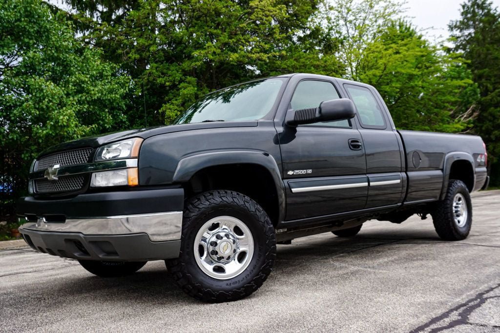 Used 2004 Chevrolet Silverado 2500 LS AWD/4WD image 1