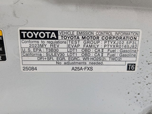 Used 2023 Toyota Venza LE image 22