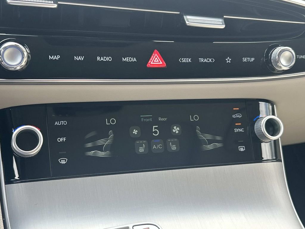 New 2026 Genesis GV70 2.5T Select image 34