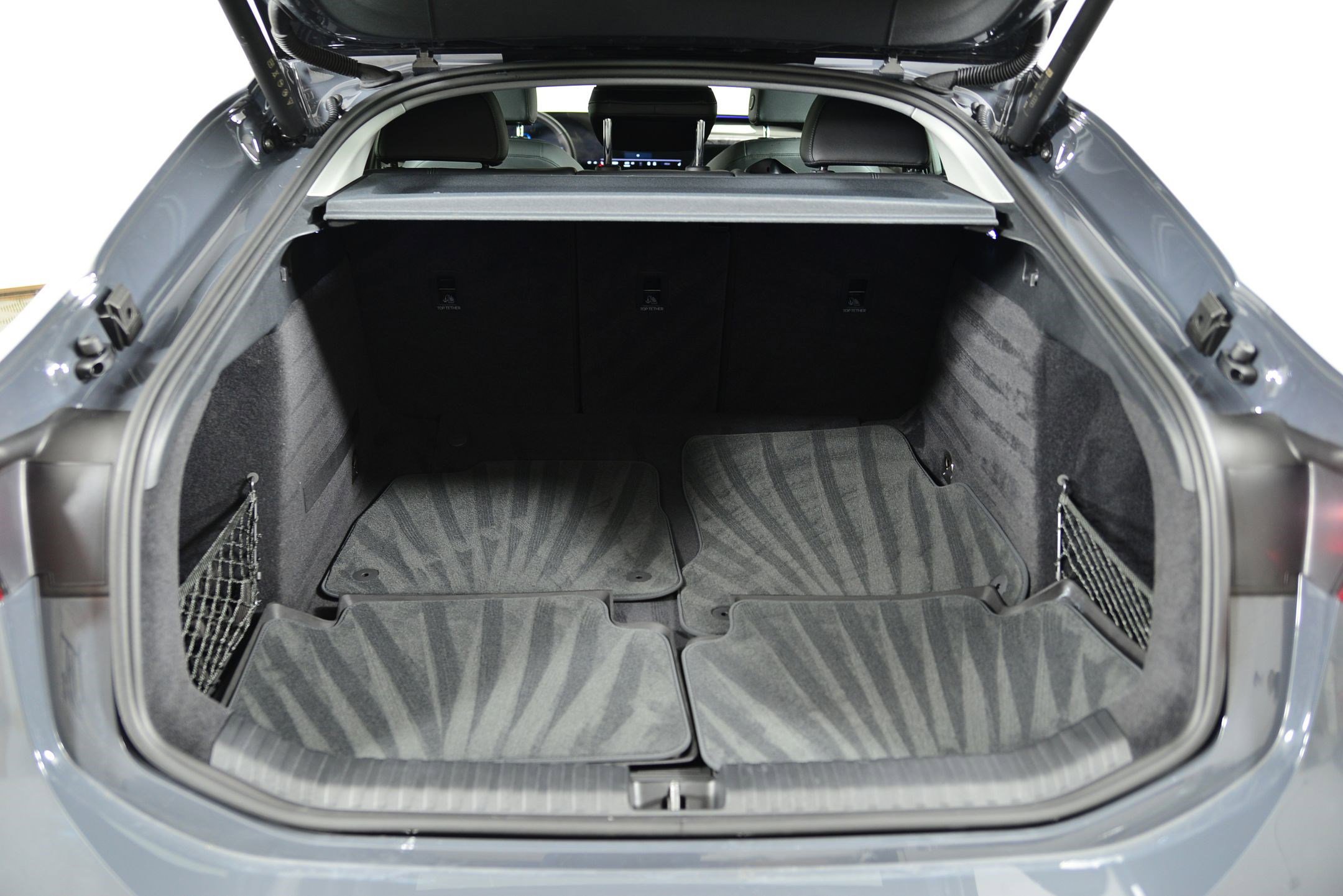 Certified 2025 Audi A6 e-tron Premium Plus w/ Premium Plus image 17