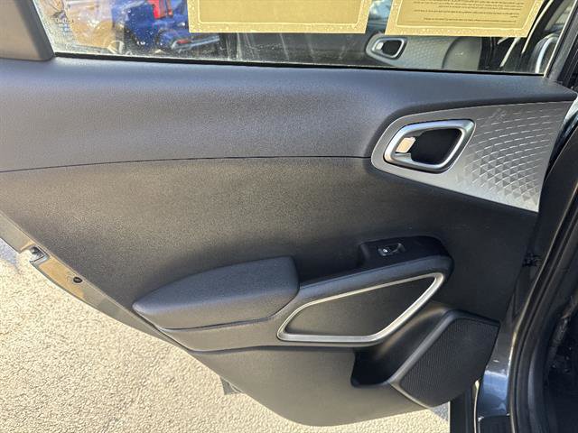 Used 2023 Kia Soul LX w/ Option Group 015 image 13