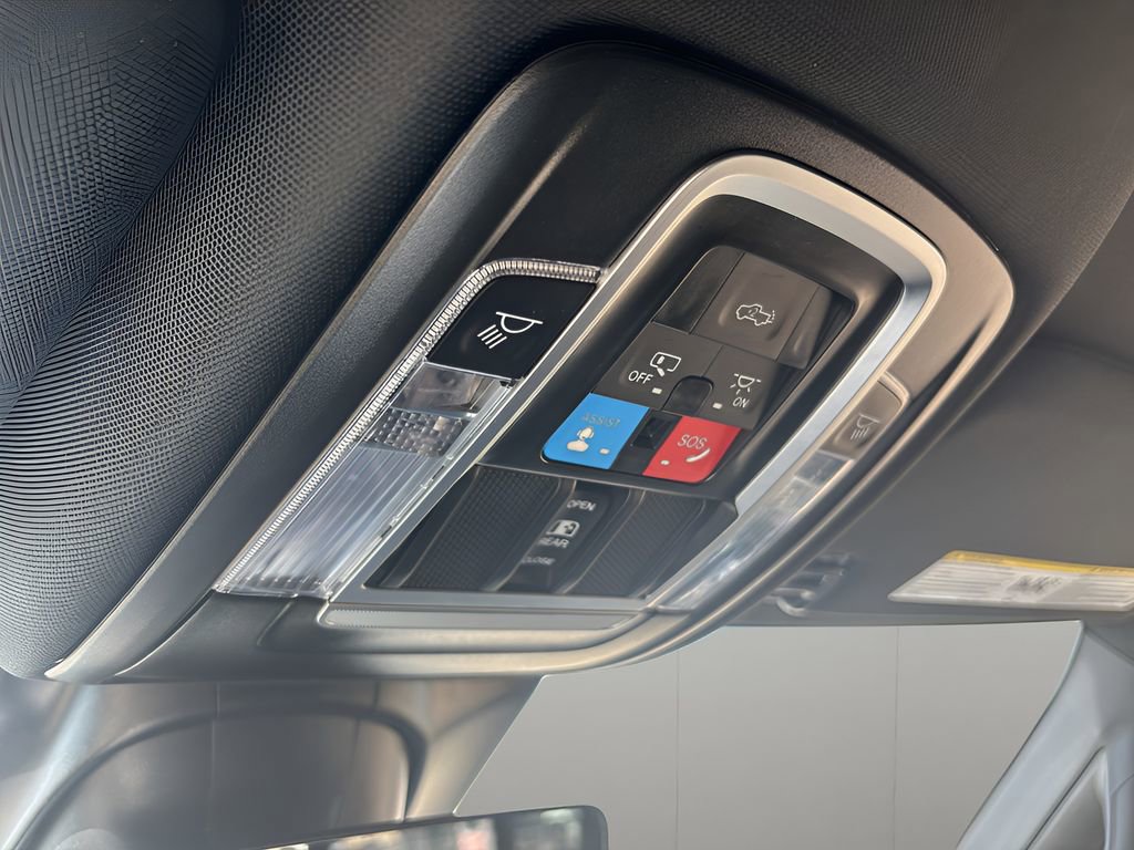 Used 2025 RAM 3500 Laramie image 33