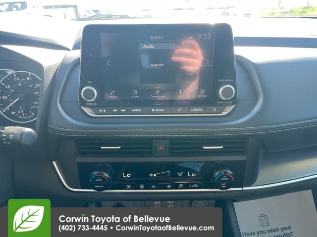 Used 2025 Nissan Rogue SV image 12