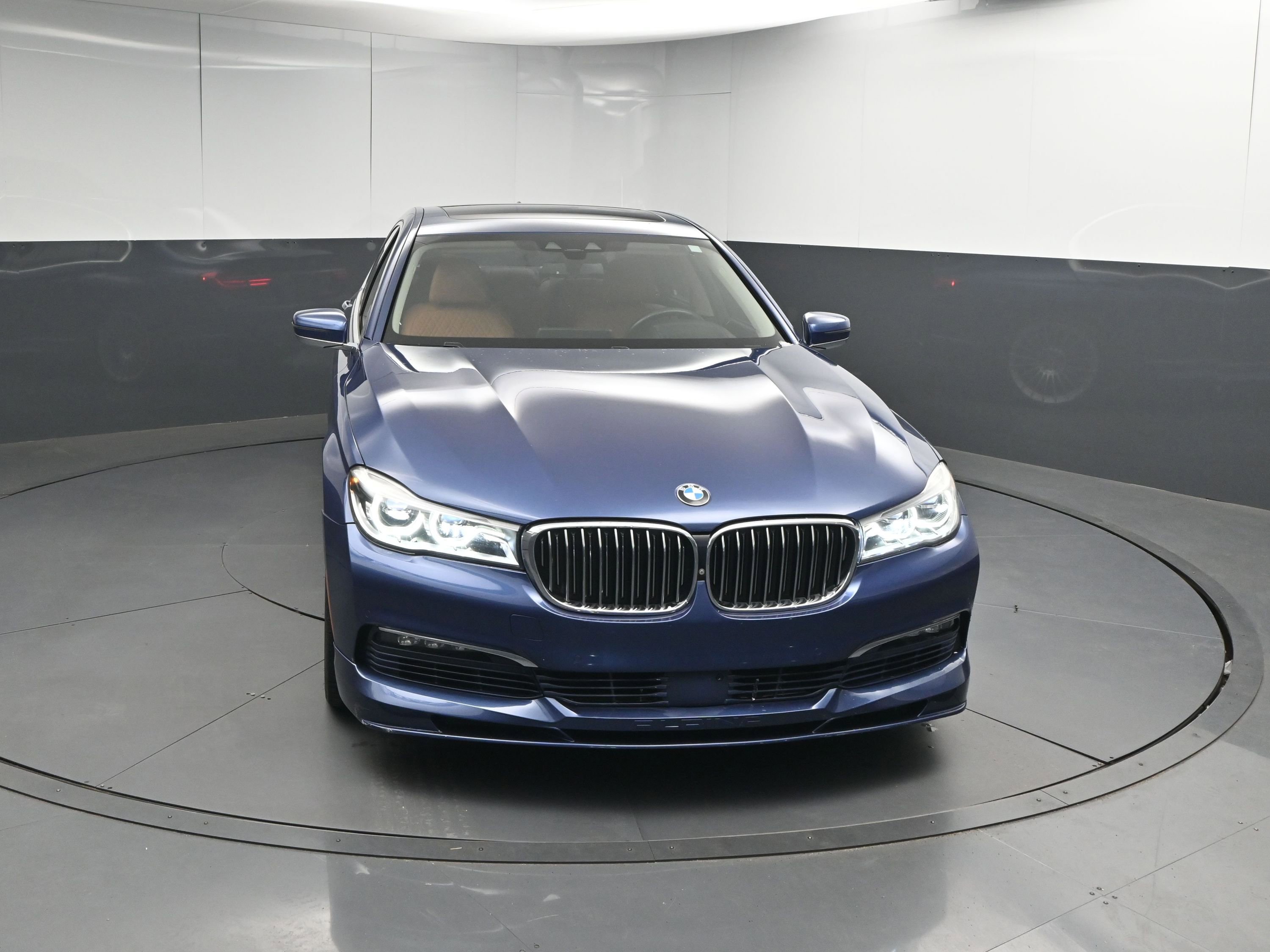 Used 2017 BMW 750i xDrive image 29