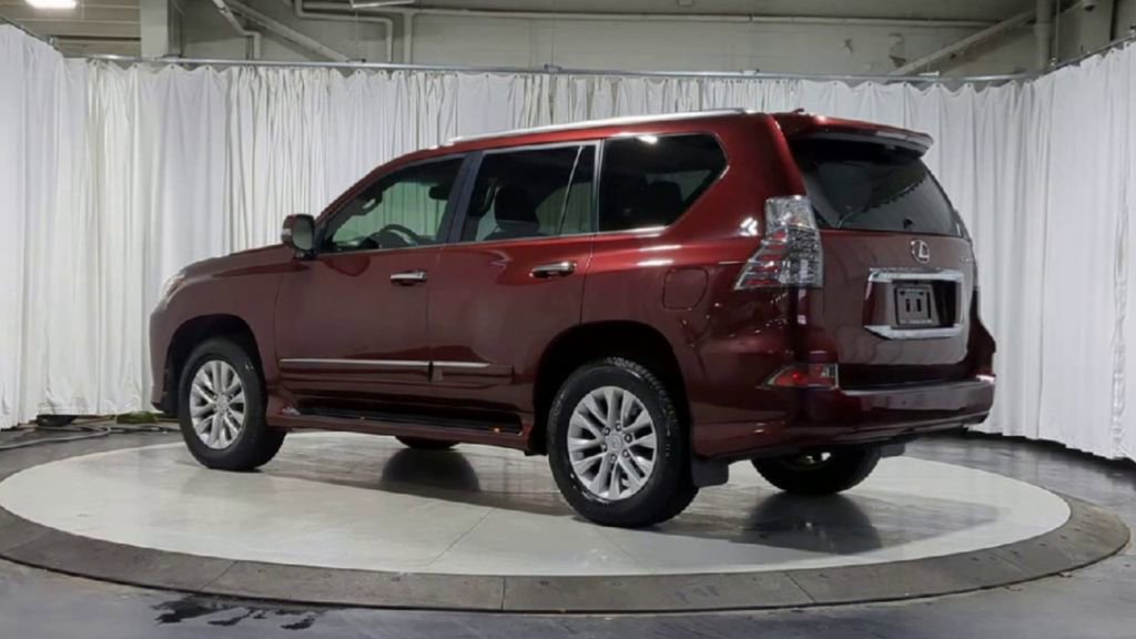 Used 2016 Lexus GX 460 w/ Premium Package image 8