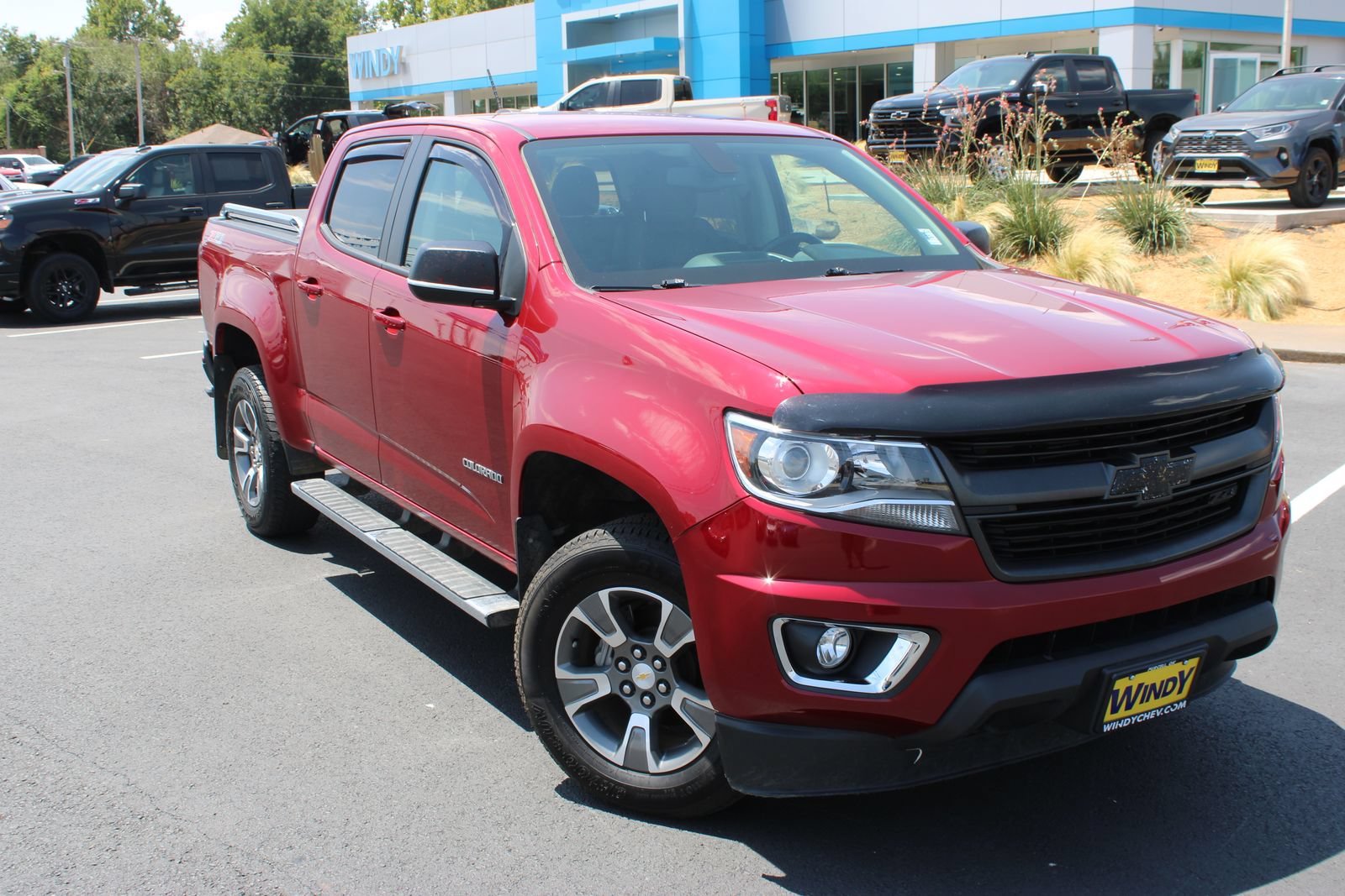 Used 2017 Chevrolet Colorado Z71 AWD/4WD image 2
