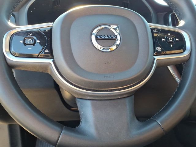 Used 2023 Volvo XC60 B5 Plus image 16