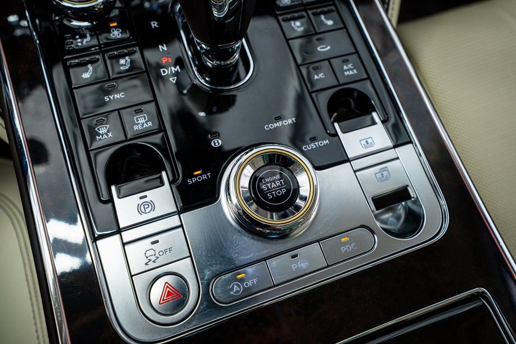 Used 2020 Bentley Flying Spur W12 image 51