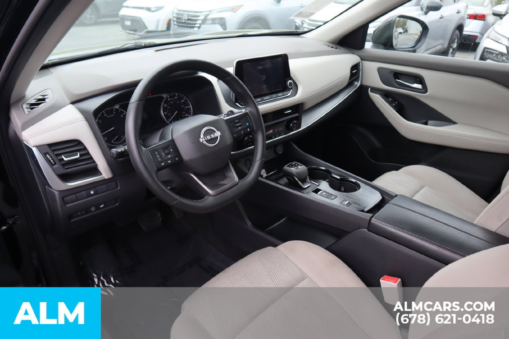 Used 2025 Nissan Rogue SV FWD image 9
