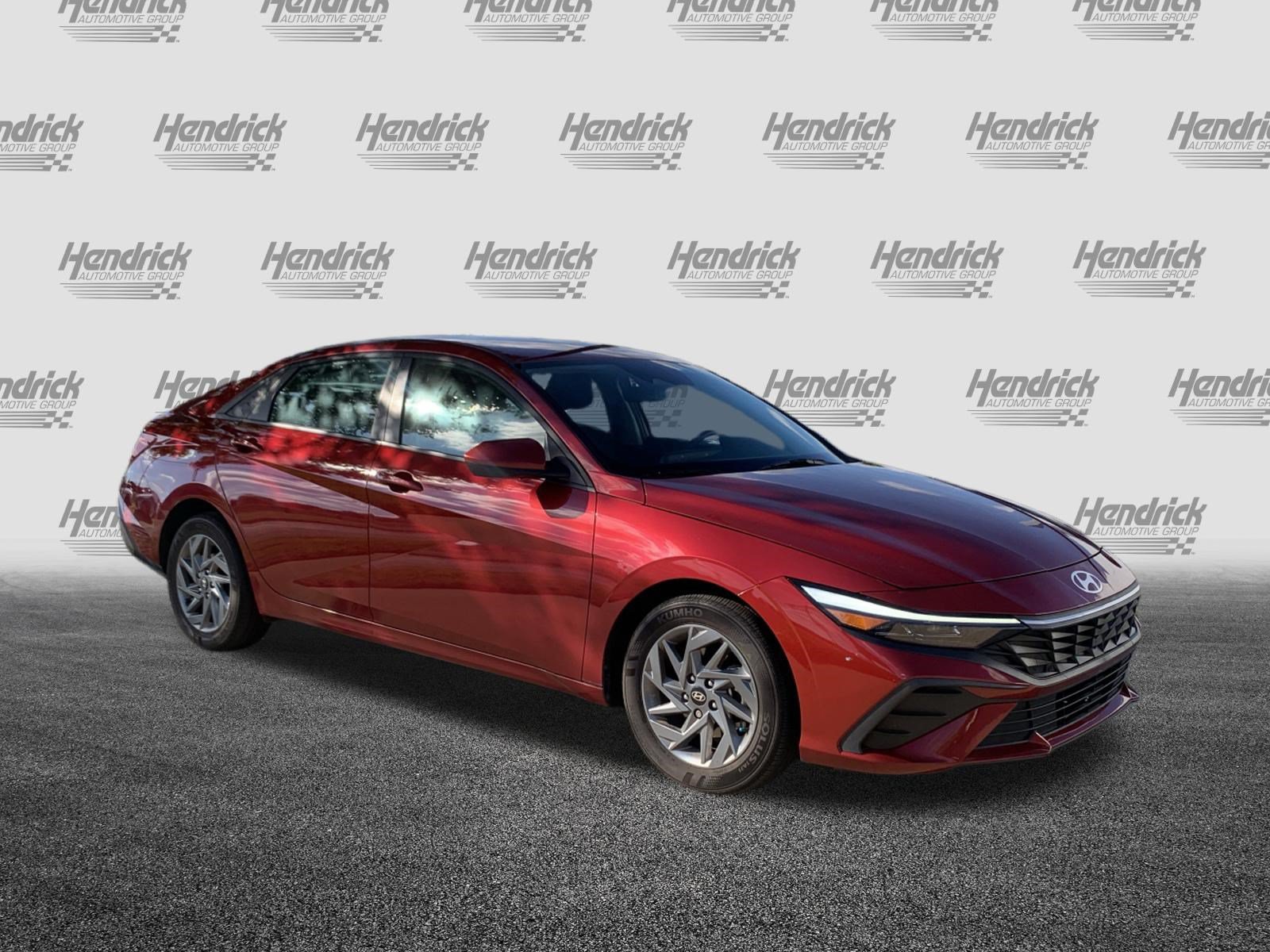 Used 2024 Hyundai Elantra SEL FWD image 2