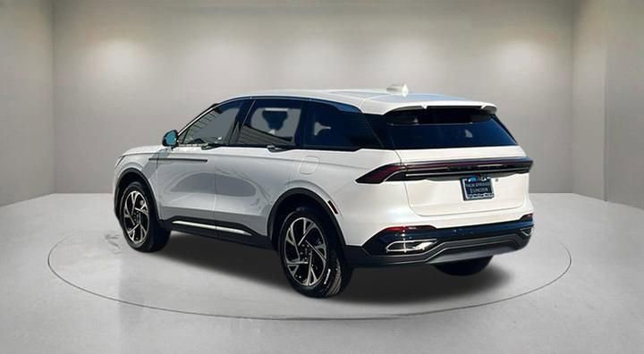 New 2026 Lincoln Nautilus Premier w/ Equipment Group 102A AWD/4WD image 3