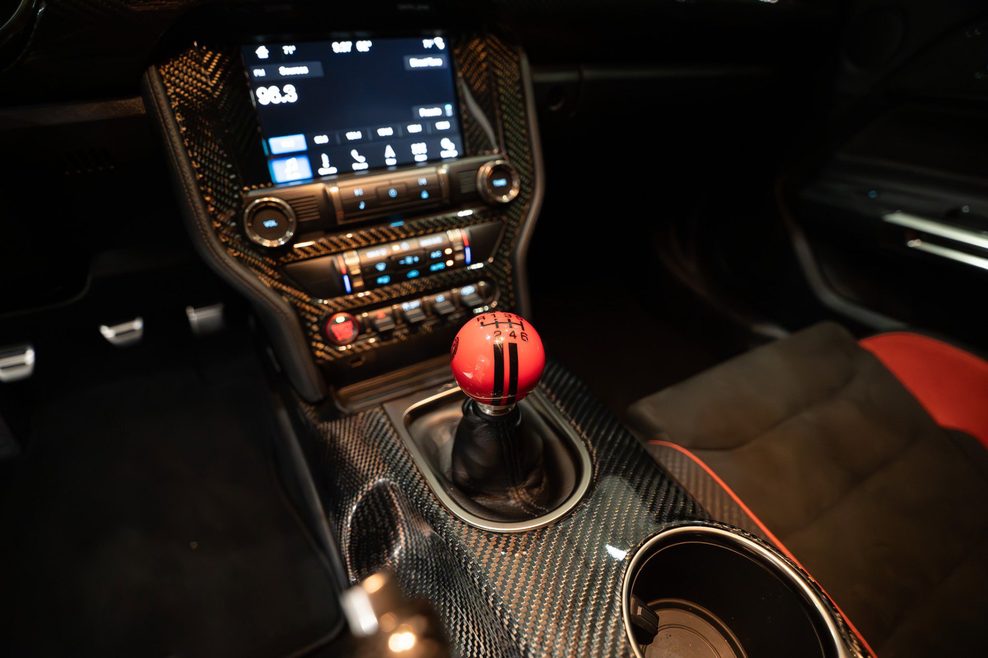 Used 2019 Ford Mustang Shelby GT350R w/ GT350R Equipment Group 920A RWD image 17