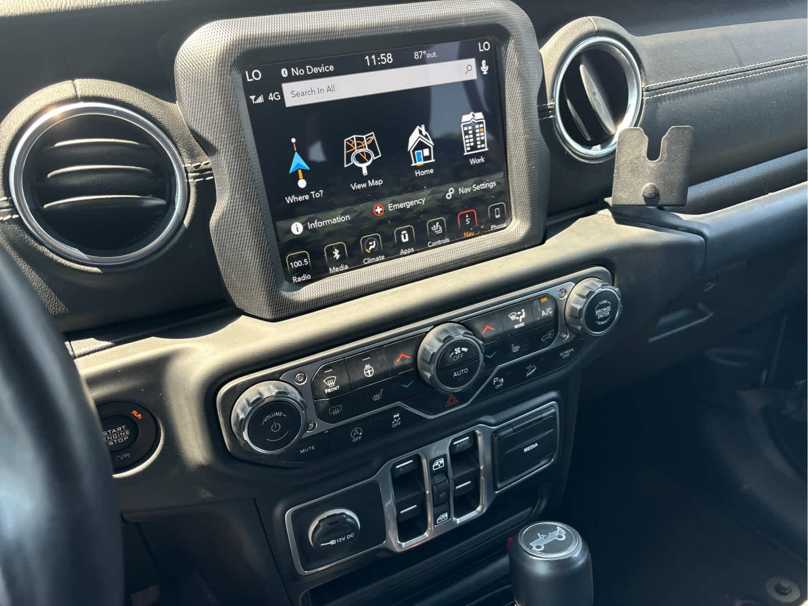Used 2018 Jeep Wrangler Unlimited Sahara AWD/4WD image 13