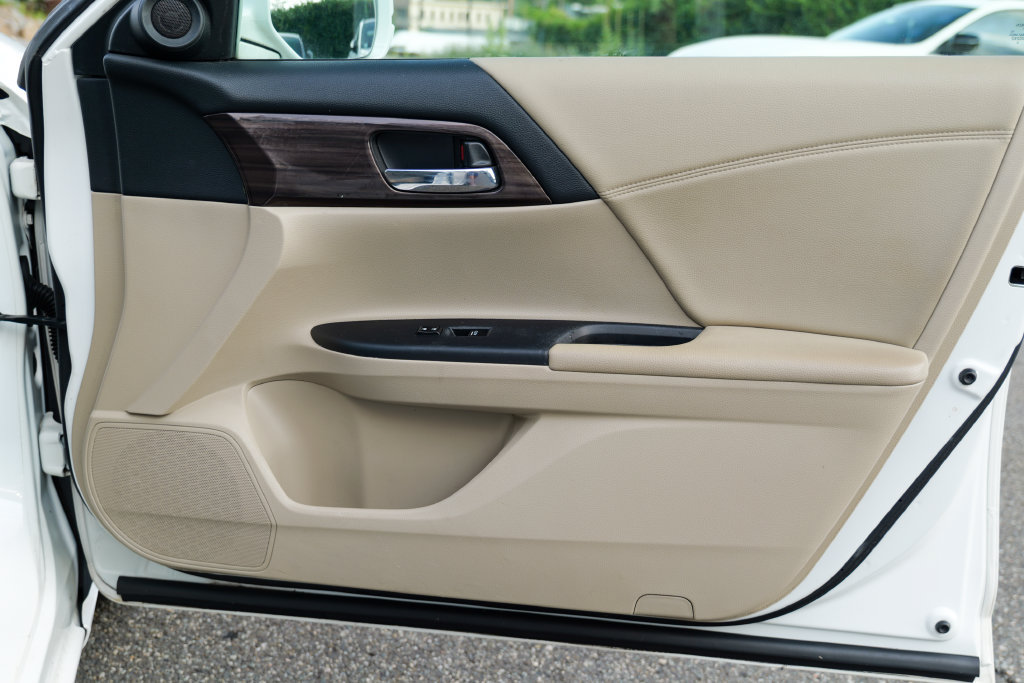 Used 2016 Honda Accord EX image 33