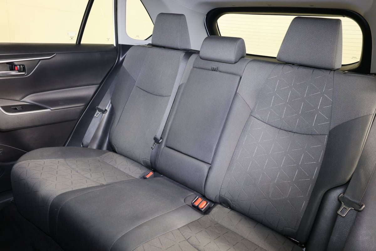 Used 2022 Toyota RAV4 XLE AWD/4WD image 9