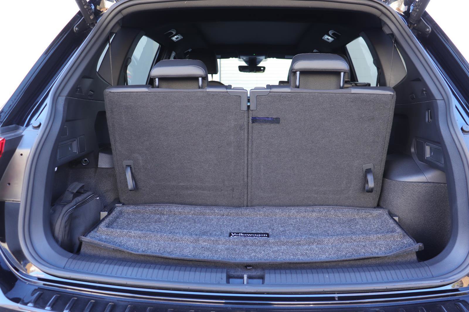 Used 2024 Volkswagen Tiguan SE R-Line image 16