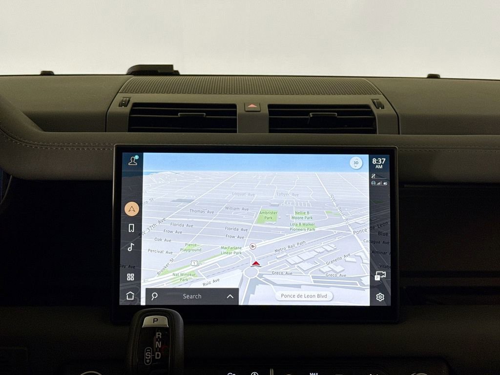 Used 2025 Land Rover Defender 110 X-Dynamic SE image 24