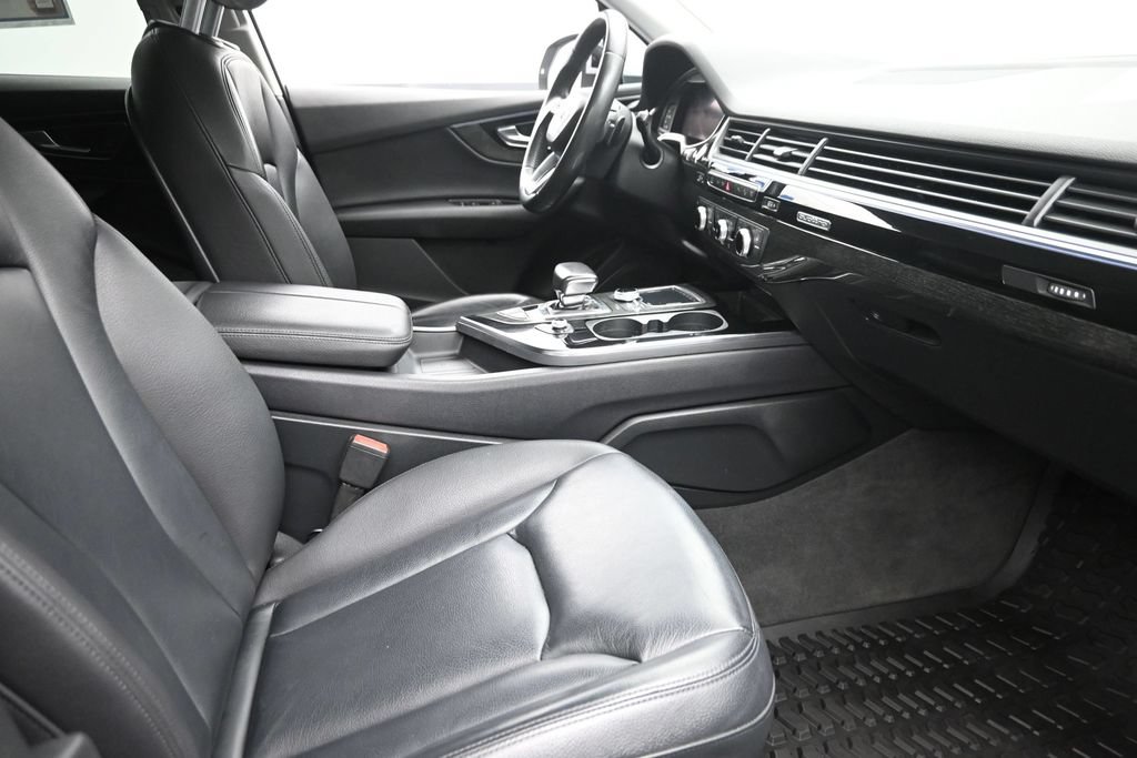 Used 2019 Audi Q7 3.0T Premium Plus AWD/4WD image 9