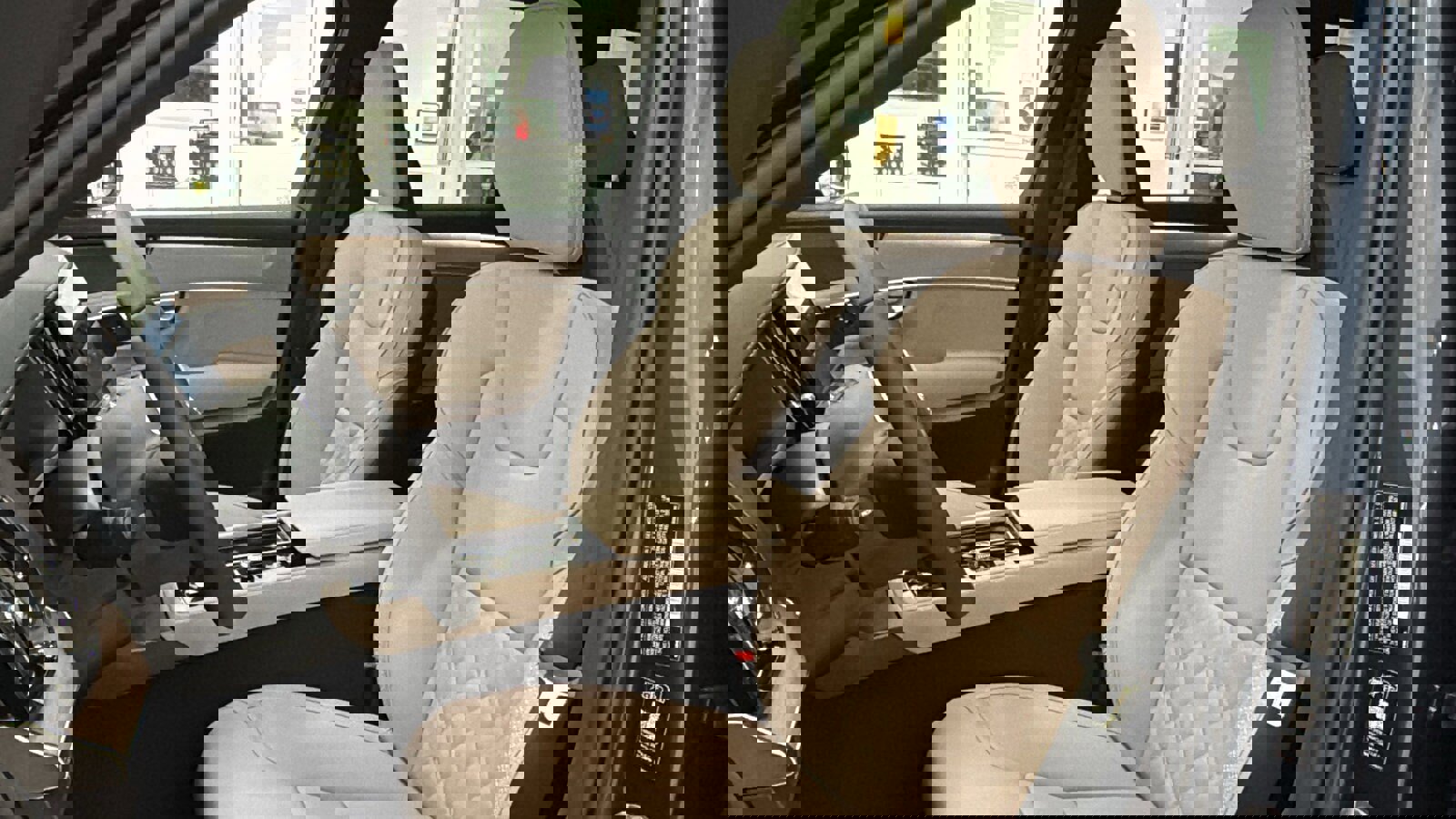 New 2026 Volvo XC90 T8 Plus w/ Protection Package Premier image 23