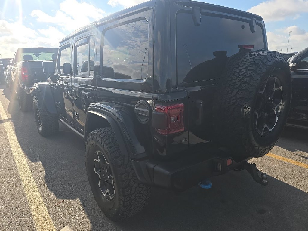 Used 2022 Jeep Wrangler Unlimited Rubicon 4xe w/ Cold Weather Group AWD/4WD image 4