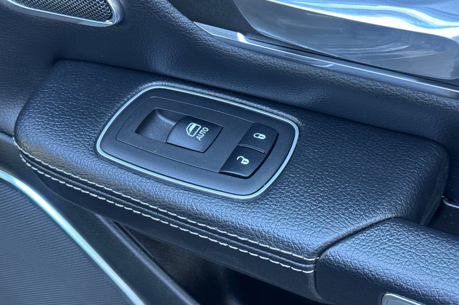 Used 2024 RAM 1500 Laramie image 22