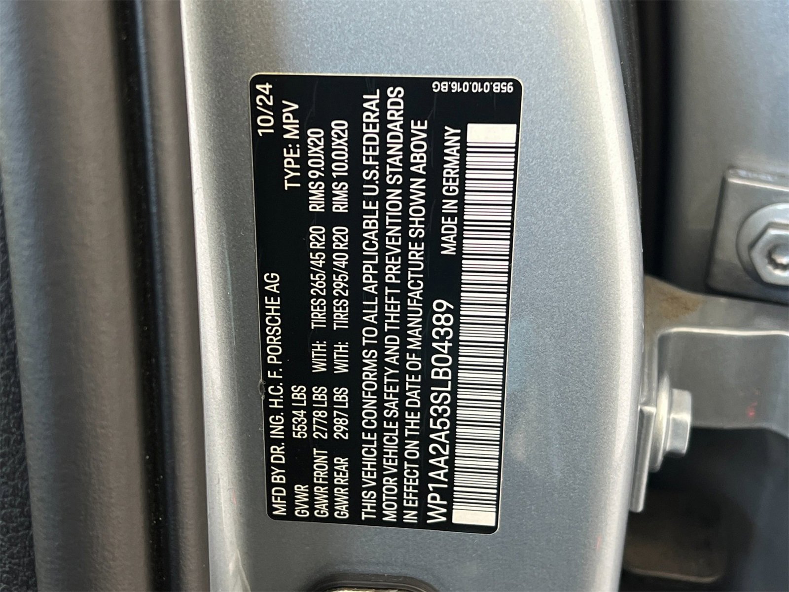 Used 2025 Porsche Macan image 35