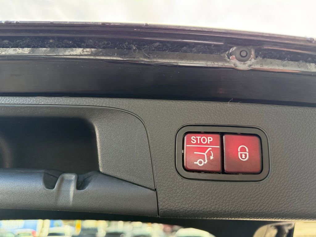 Used 2020 Mercedes-Benz GLC 350e 4MATIC image 10