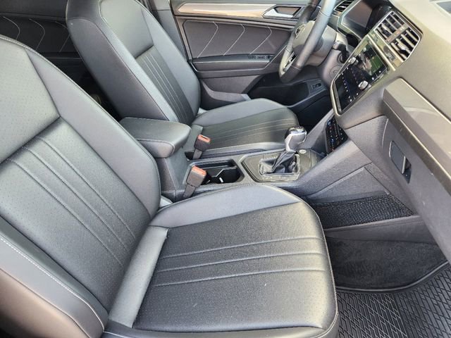 New 2024 Volkswagen Tiguan SE R-Line image 10