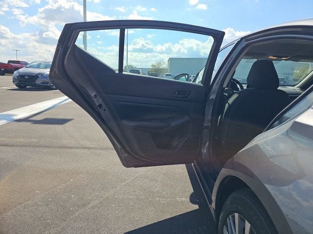 Used 2024 Nissan Altima 2.5 SV image 24